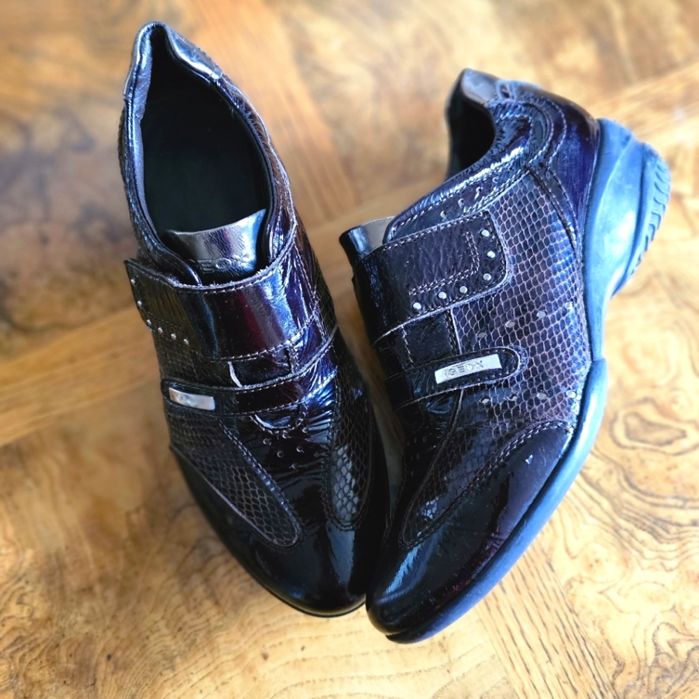 Geox Respirator brown patent leather shoes, size Euro 37, size 6 US.